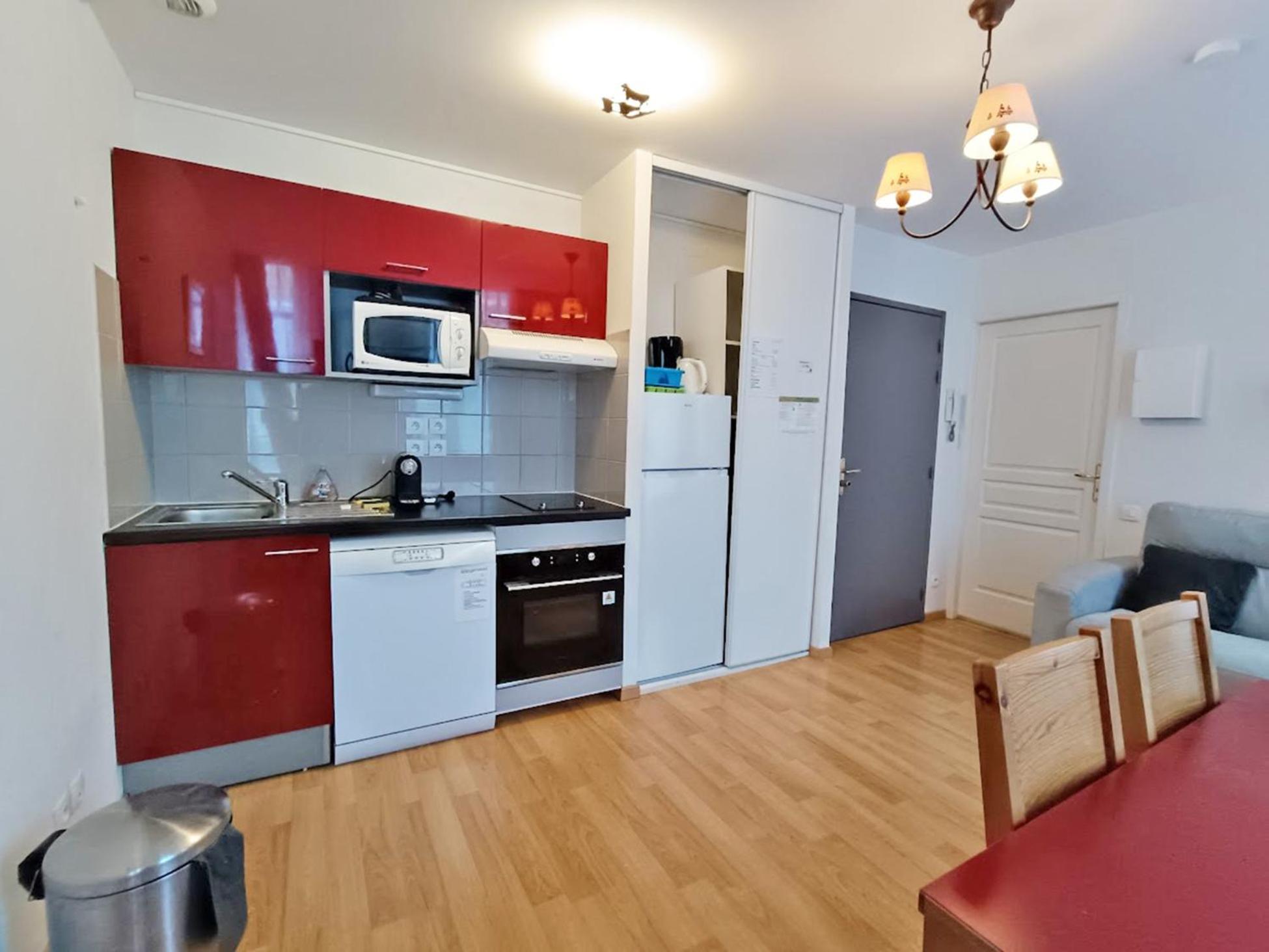 Апартаменти Il Etait Une Fois Luchon, T2, Centre Luchon, Wifi, Casier A Skis, Ascenseur, 4 Personnes Bagneres-de-Luchon Екстер'єр фото